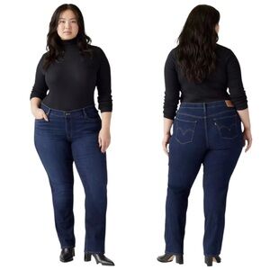 Levi’s Classic Straight medium dark wash jeans women’s size 16
